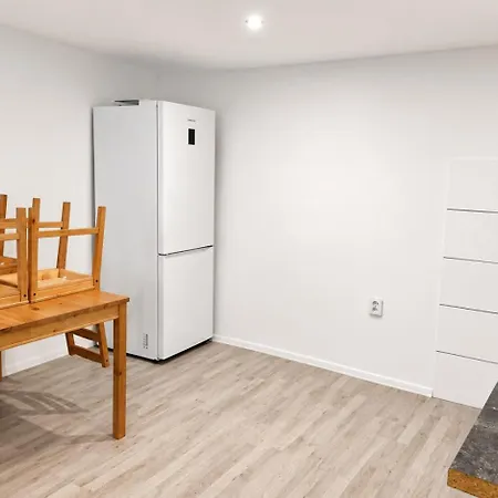 Апартаменты Family House Renovated, 3x Parking, Pri Ba Сенец