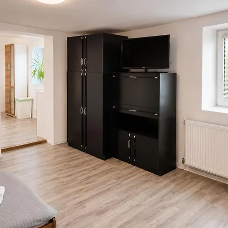 Family House Renovated, 3x Parking, Pri Ba *