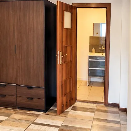 Family House Renovated, 3x Parking, Pri Ba *